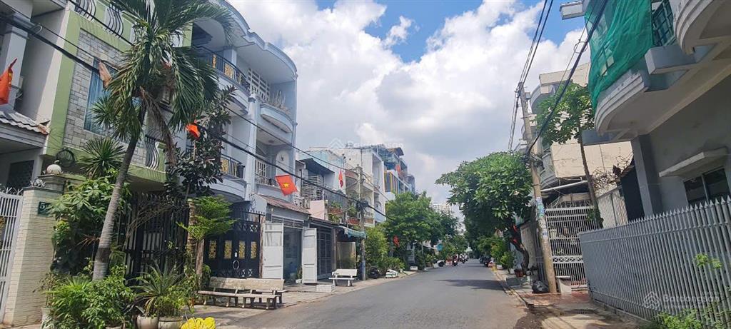 Bán gấp nhà mặt tiền kdc, gần bến xe quận 8, 3 tầng btct 4*24m, nhỉnh 8 tỷ. dòng tiền ổn định