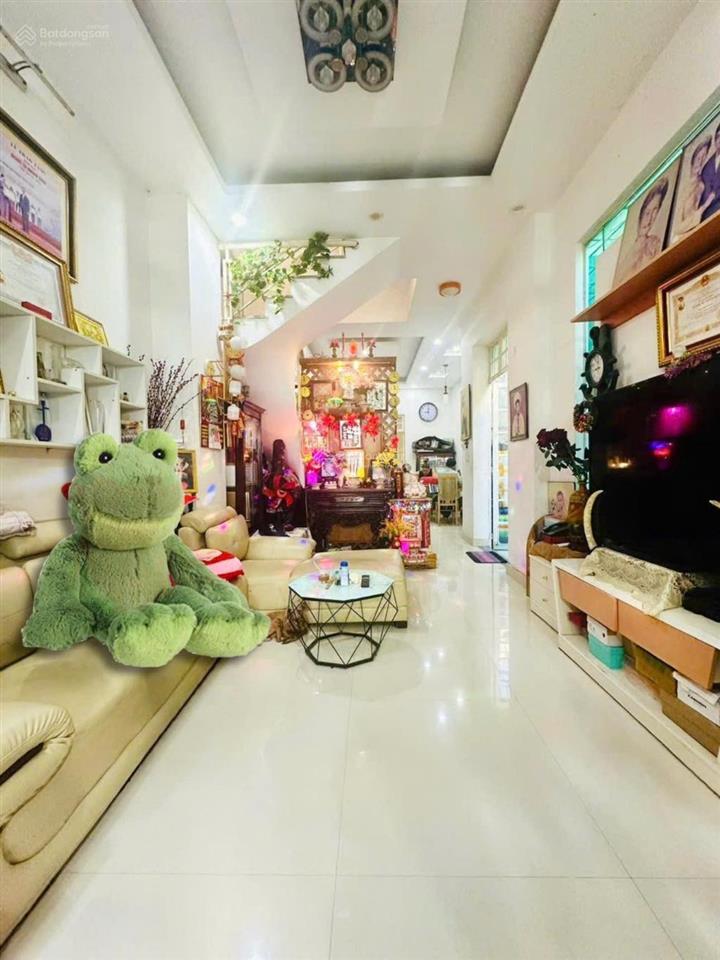 Bán nhà mặt tiền sát cao lổ p4 quận 8 xe hơi ngủ nhà  ngang 5x17m  chỉ nhỉnh 6tỷ. shr chính chủ