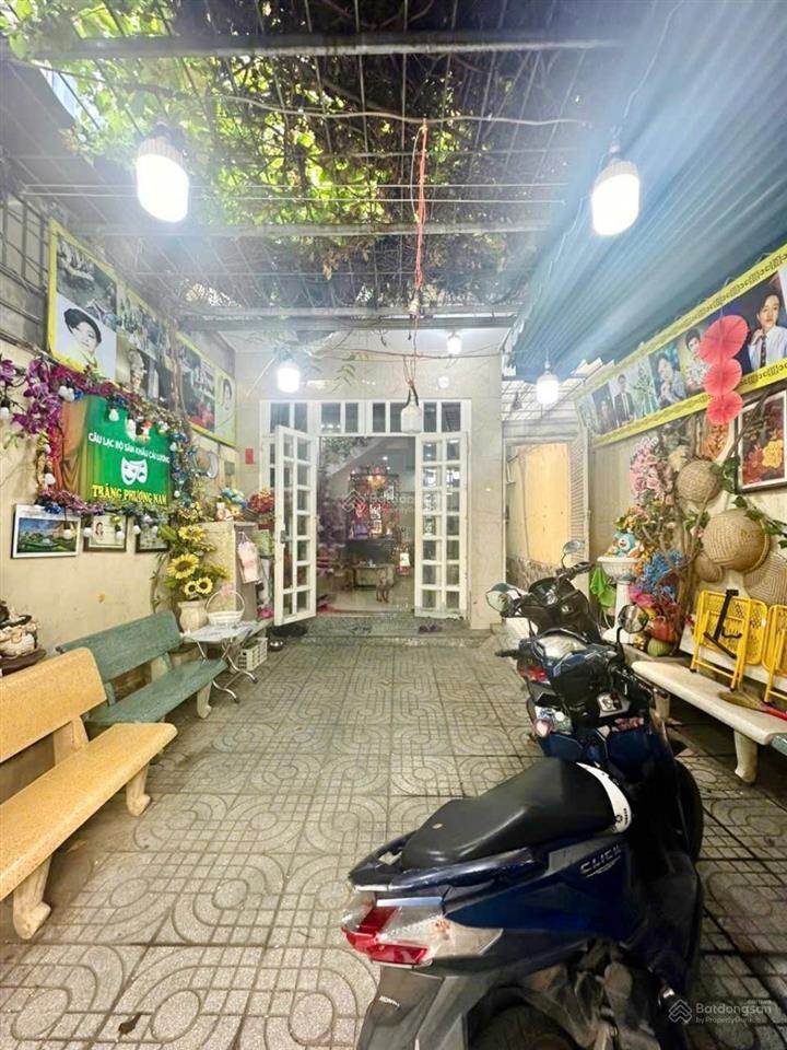 Bán nhà mặt tiền sát cao lổ p4 quận 8 xe hơi ngủ nhà  ngang 5x17m  chỉ nhỉnh 6tỷ. shr chính chủ