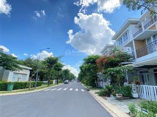 Bán nhà giáp quận 8 4 tầng (10x19m), kdc dương hồng, chia 2 căn riêng (5x19m)  chỉ 10.65 tỷ/căn