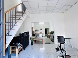 Nhà phạm thế hiển , q.8 4.5x20m, 2 tầng, 4 pn sổ hồng riêng chỉ 4.xxx tỷ
