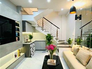Bán gấp nhà ngô quyền 5 tầng ô tô cách 10m mấy phút ra trung tâm hà đông giá chỉ nhỉnh 5 tỷ.