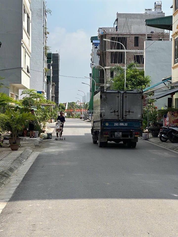 Hót nhất long biên tái định cư ngọc thụy vỉa hè rộng, hai thoáng, đường 12m ô tô tải tránh