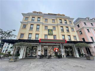 Bán khách sạn lô góc 5 tầng 52 phòng 600m2 trung tâm du lịch bãi cháy, hạ long. cách bãi tắm 100m