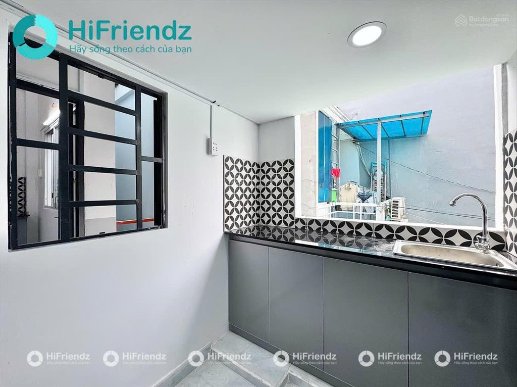 Cho thuê phòng mới 100%  cửa sổ trời siêu thoáng mát nằm ngay trung tâm sát vách các trường đh lớn