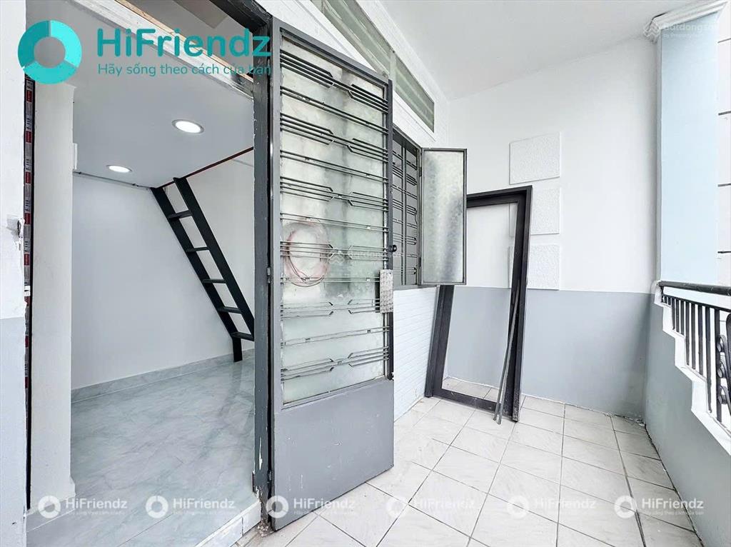 Cho thuê phòng mới 100%  cửa sổ trời siêu thoáng mát nằm ngay trung tâm sát vách các trường đh lớn