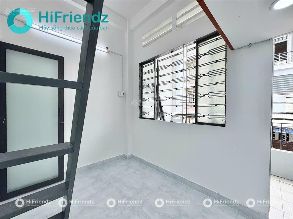 Cho thuê phòng mới 100%  cửa sổ trời siêu thoáng mát nằm ngay trung tâm sát vách các trường đh lớn