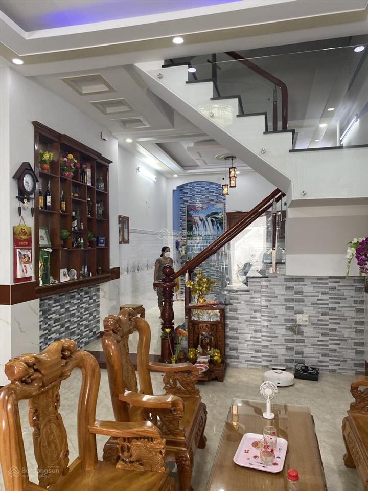 Nhà riêng 1/ ngắn trần thị hè q12. dt 4*17 1trệt2lầu. sân rộng xe hơi đậu trong nhà, giá 5,95tỷ tl