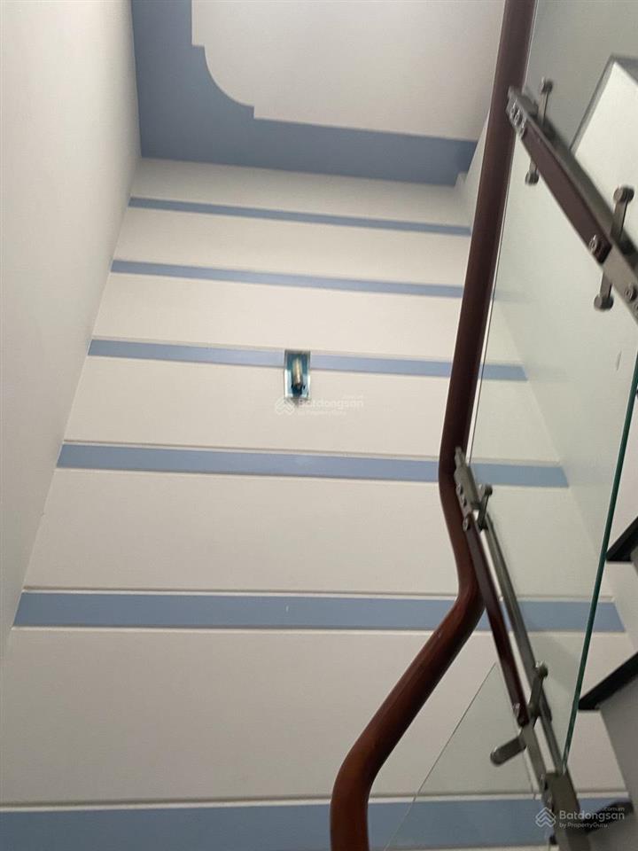 Nhà riêng 1/ ngắn trần thị hè q12. dt 4*17 1trệt2lầu. sân rộng xe hơi đậu trong nhà, giá 5,95tỷ tl