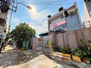 Bán căn biệt thự đối diện đh nguyễn tất thành. q12 cũ. dt 9*19 4tầng giá 9,2tỷ( bank định giá 9,6ty