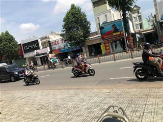 Hxh 1 trục thẳng  đang kinh doanh ngon  hẻm thông quang trung gv  2 tầng  9 x 8.5m