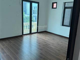 Nhà riêng cách một nhà ra phố, ngõ hai ba gác tránh nhau 145m2, 4t, 6 phòng ngủ, 36.3 tỷ
