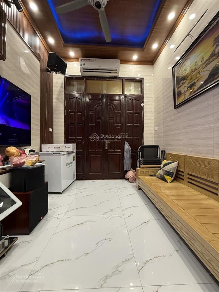 Bán nhà cổ nhuế, ở ngay dân xây chắc chắn, 3 phòng ngủ, dt 36m2, mt 3m, 7.5 tỷ