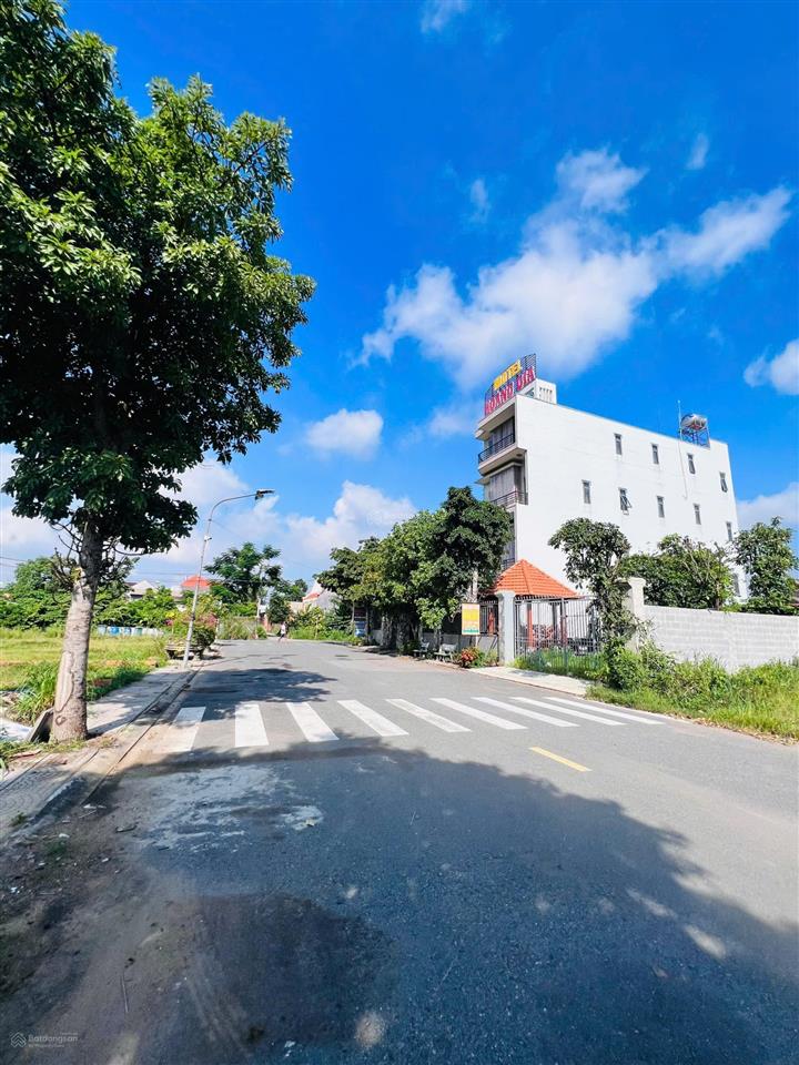 Bán rẻ nền đất mt đường 12m thấp hơn 100tr so với các lô đường 8m. kdc phùng hưng, an viễn