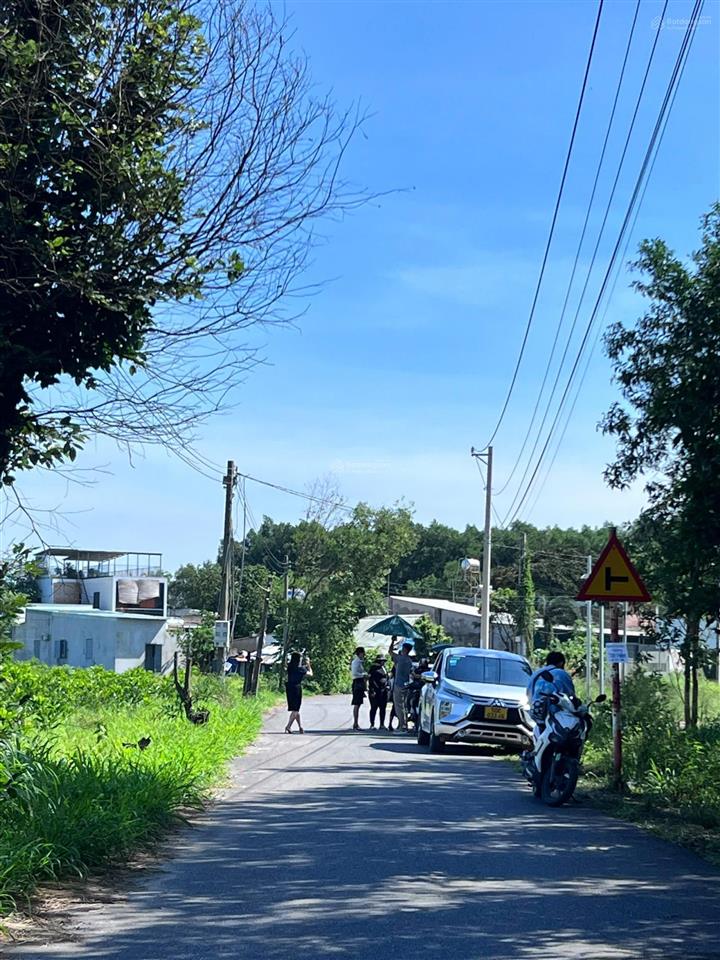 Đất an phước, cách sân bay long thành 15 phút. gần nút lên cao tốc. 100m2, giá 1,5 tỷ