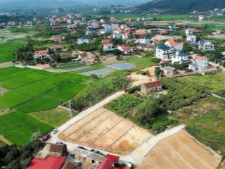 Hai mặt tiền  to & vuông như biệt thự mà chỉ chưa đến 700tr!!!