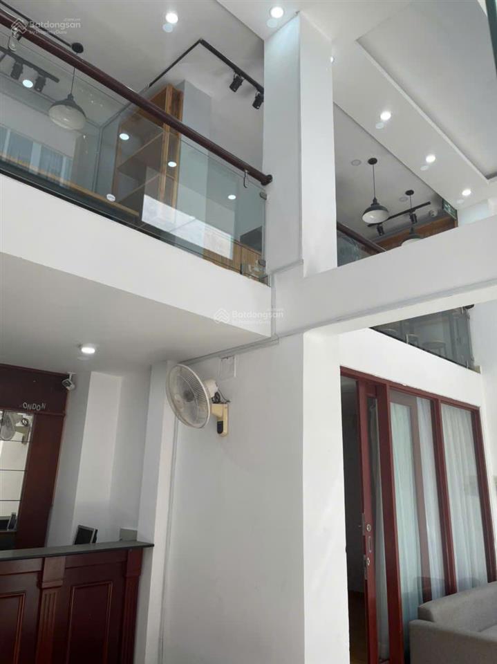 Bán khách sạn hxh phạm ngũ lão quận 1  8x18m cn 144m2  5 lầu thang máy  hđt 105tr/th  chỉ 36tỷ