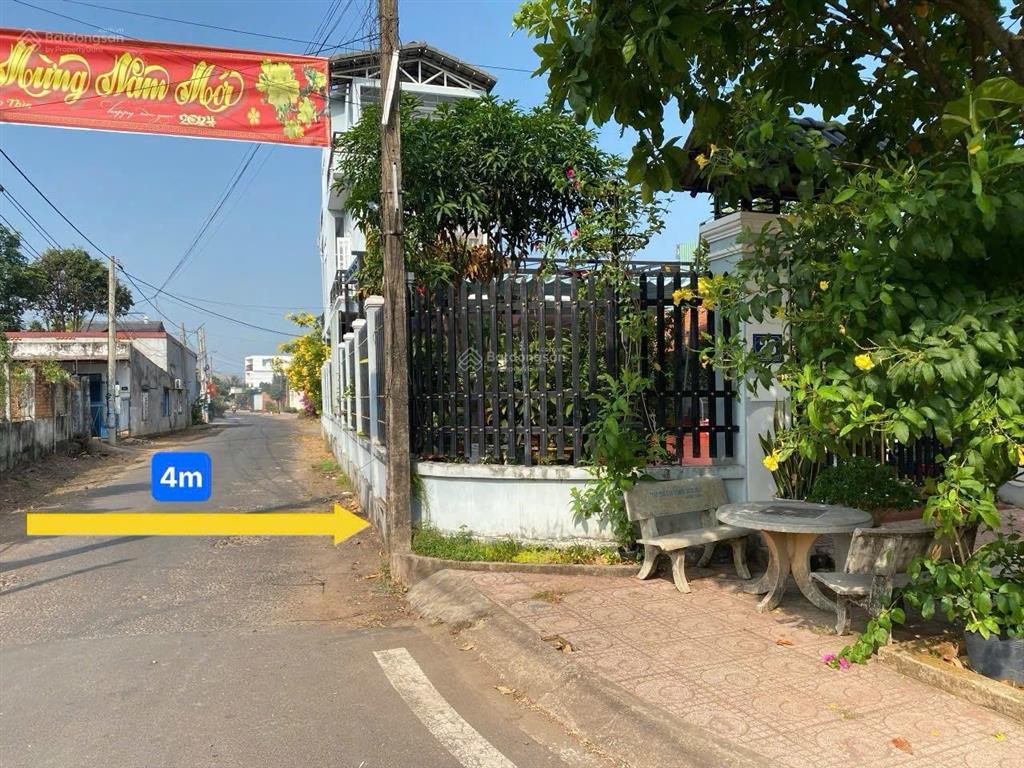 Nhà lô góc 133,2m2 mặt tiền đường nguyễn chí thanh, tân phú, đồng xoài, bình phước  giá chỉ 1,8 tỷ