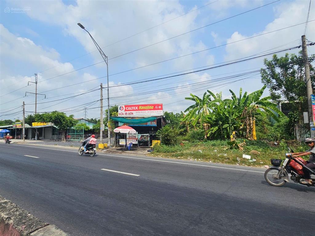 Đất mặt tiền ql1a hơn 1000m2 nở hậu ngay trung tâm tp tân an long an