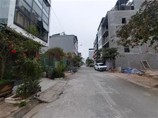 Tái định cư long biên  6 tầng gara ô tô  pháp lý sạch, tài chính 6ty