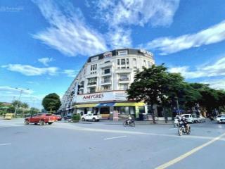 Duy nhất 1 căn xây thô 90m . 4 tầng hoàn thiện mặt ngoài. hướng đông nam. giá 18.5 tỷ. giá đầu tư.