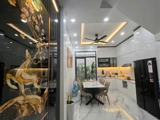 Nhà 4 tầng, 60m2, vuông vức, không lỗi, hẻm xe hơinơ trang long  sẵn nội thất hiện đại