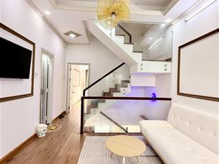 Nhà xinh, 40m2, 4 tầng, xe hơi vào nhà, khu vip đoàn thị điểm, p.1 phú nhuận