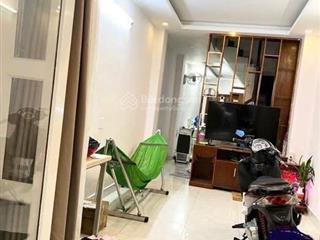 Nhà 3 tầng, 43m2, 3 phòng ngủ, vuông vức, không lỗi, hẻm thoáng  phan đình phùng  liền kề q. 3
