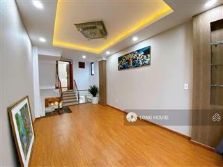 Bán nhà ngay bến xe miền đông cũtiềm năng phát triển cao. nhà 4 tầng, 39m2, xây lệch tầng hiện đại