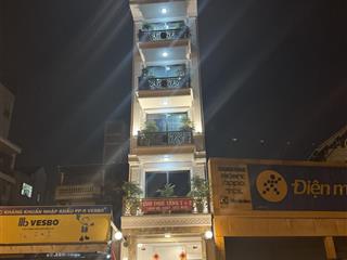 Cho thuê nhà tầng 1, 2, diện tích mỗi sàn 100m2, mặt đường ngọc thụy, thích hợp làm văn phòng