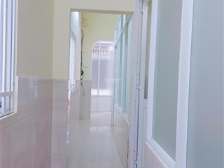 Cho thuê nhà 2 phòng ngủ, hẻm xe hơi, 923 lê văn lương, giá 6tr8