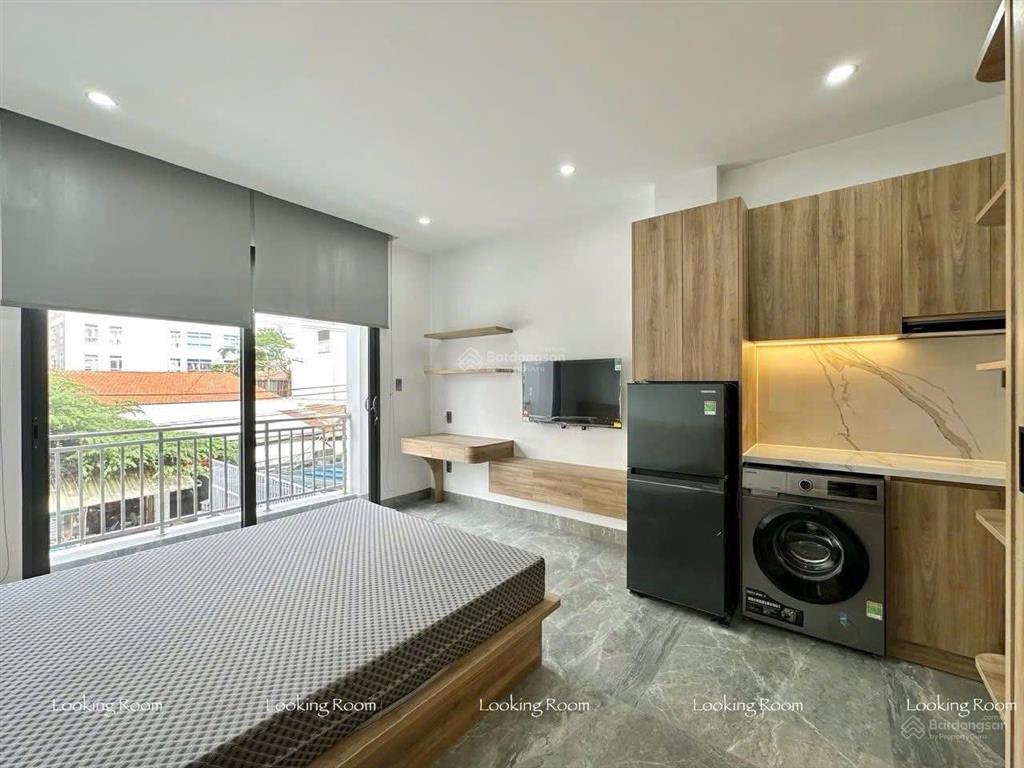 Cho thuê căn hộ tách bếp full nội thất cao cấp, ban công thoáng võ văn tần, quận 3, gần hồ con rùa