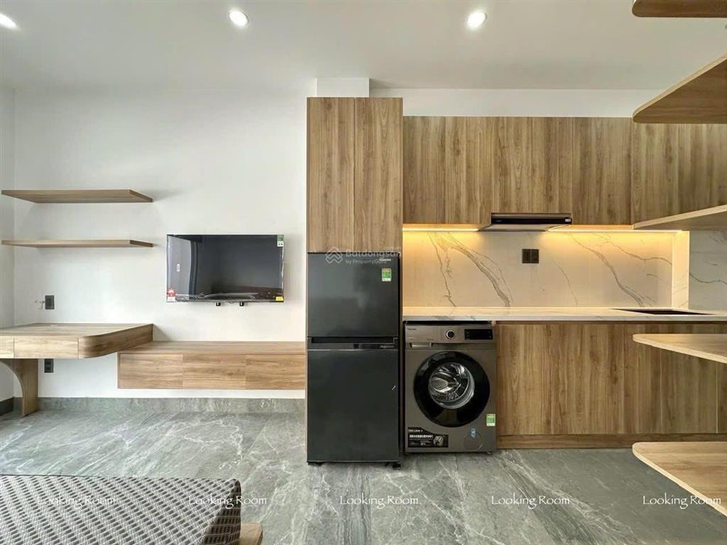 Cho thuê căn hộ tách bếp full nội thất cao cấp, ban công thoáng võ văn tần, quận 3, gần hồ con rùa