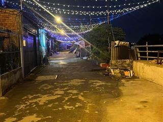 Cần bán gấp nhà shr chính chủ, hẻm nhựa 5m, view bờ kè an ninh
