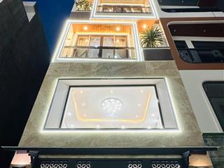 Chủ định cư bán gấp siêu phẩm lạc long quân, tân bình 67.6m2 giá 4 tỷ100tr cho thuê 22 triệu, shr