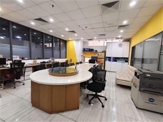 Cho thuê sàn văn phòng trong tòa chung cư cbd  380m2 89tr/tháng  trần cao 4.5m thoáng đẹp