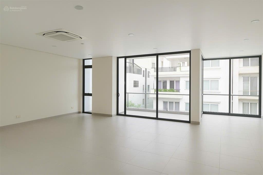 Cho thuê nhà phố làm vp cty, giá 90tr/tháng dt 10x18m khu compound an ninh nhà mới đẹp