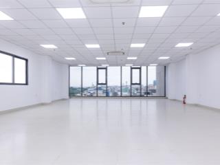 Cho thuê văn phòng mới view đẹp, giá ưu đãi giảm mạnh dt 220m2 mặt tiền đường cộng hoà, tân bình