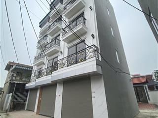 Rẻ nhất phụng châu nhà 3t*34m2 ô tô đỗ cổng, gần đường 6, trường đại học thể thao. giá chỉ 2,85 tỷ