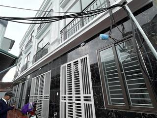 Rẻ rộng đẹp nhà 3t*42m2 cách đường ql6 chỉ 300m ngõ rộng ôtô đỗ gần 10p ra bến xe yn. giá 2,95tỷ