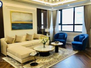 Ko đầu tư, ko đi nước ngoài, cần tiền muốn bán căn hộ 105m2 full hết nội thất nhập khẩu, đã có sổ