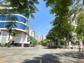 Lô góc 2 mt siêu đẹp kdc thế kỷ 21, gần sông thoáng mát  dt 7.5x21.5m  giá bán 29 tỷ  sổ hồng