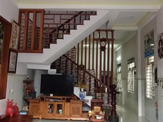 Nhà 3 tầng, sân oto, (5x30), gỗ nguyên khối, trung tâm dĩ an, 6.1 tỷ tl nhanh