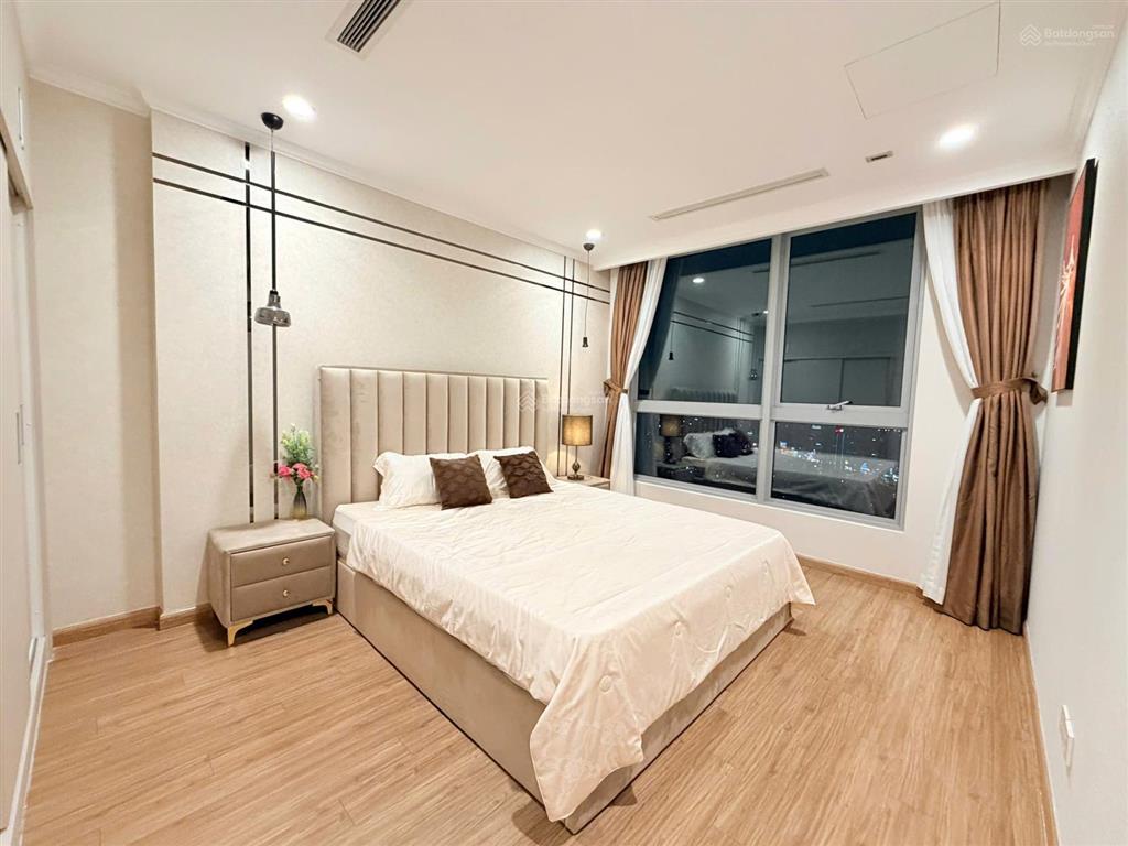 Bán căn hộ 3pn, 2wc, toà landmark 4 giá 16,2 tỷ vnd, dt 108.7m2 tại vinhomes central park