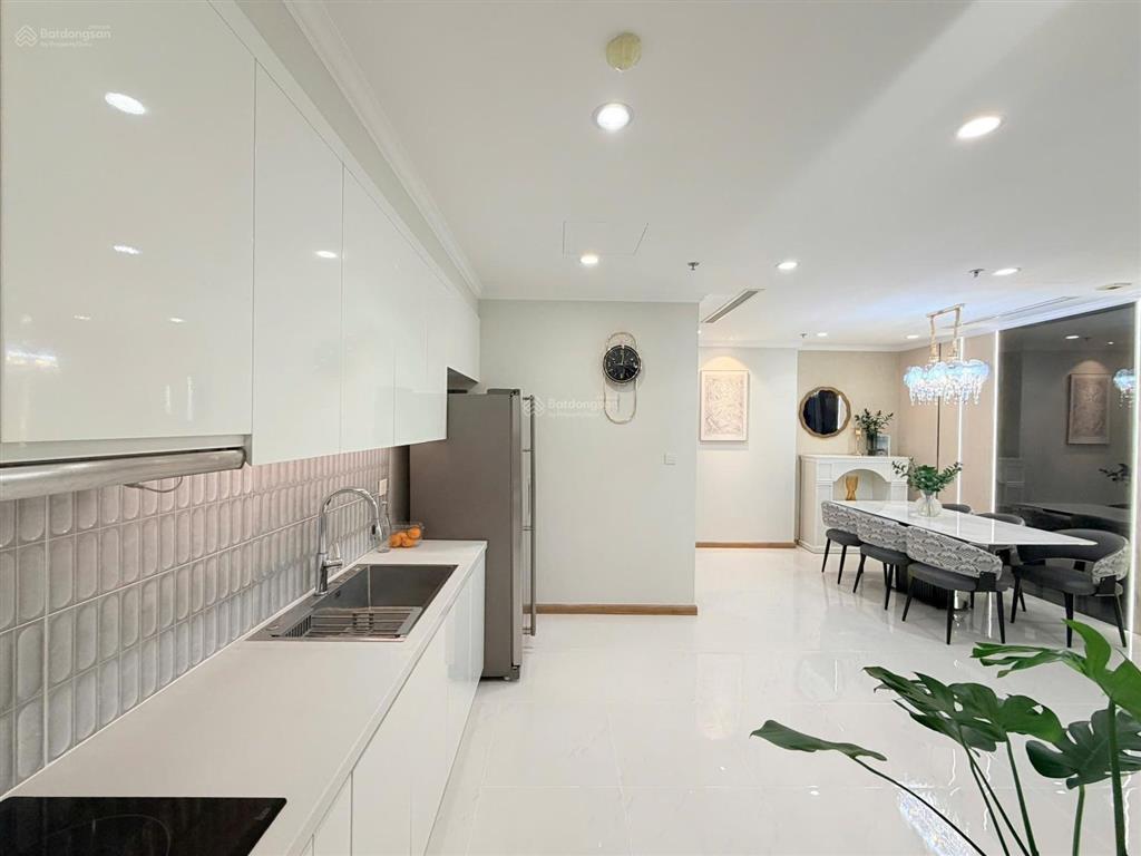 Bán căn hộ 3pn, 2wc, toà landmark 4 giá 16,2 tỷ vnd, dt 108.7m2 tại vinhomes central park