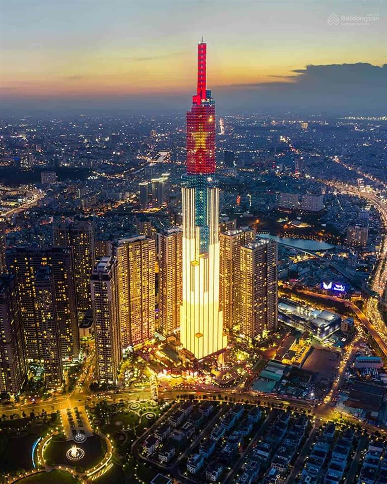 Hot nhất thị trường lúc này.bán nhanh căn hộ 3pn, 2wc toà park 6, 123.7m2 giá 17 tỷ bao phí.