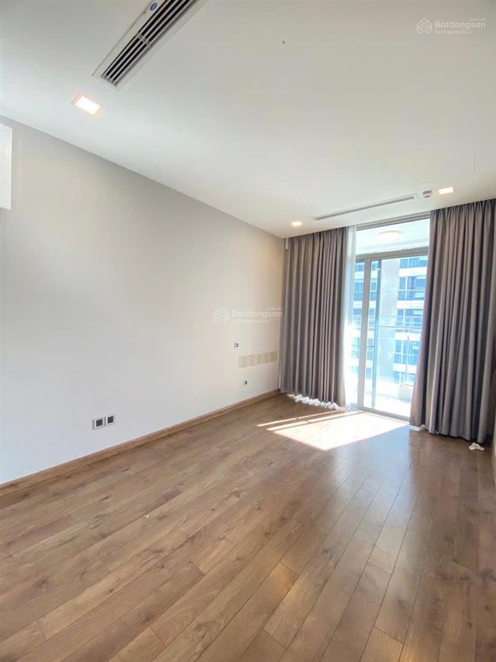 Hot nhất thị trường lúc này.bán nhanh căn hộ 3pn, 2wc toà park 6, 123.7m2 giá 17 tỷ bao phí.