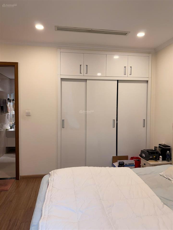 Bán căn hộ 3pn, 2vs, toà landmark plus, dt 110,5m2, giá 15,8 tỷ tại vinhomes central park