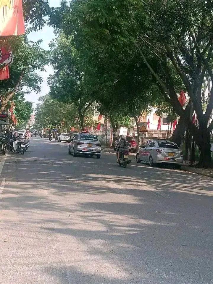 Bán 48m2 bắc hồng đông anh  ô tô đỗ cửa, chỉ 3,3 tỷ ctl, 100m là chợ, 0983 606 ***