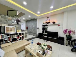 Khuông việt  giáp quận 11  95m2 (4.4x21.5m)  ôtô ngủ trong nhà  3 tầng  3 phòng master